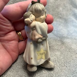 1683-RTT 1997 “Holiday Hugs And Kisses” Kim Anderson NBM Bahner